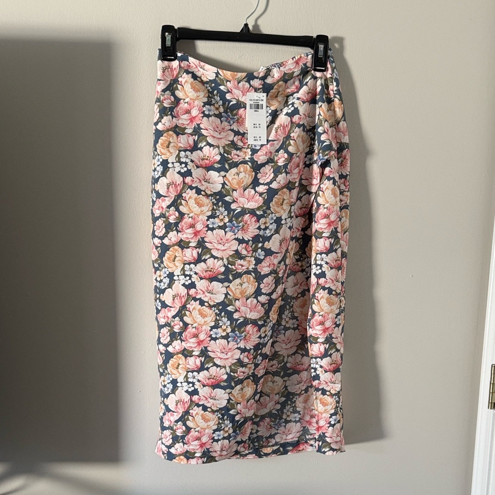 Abercrombie & Fitch Floral midi  Skirt - Pink and Gray